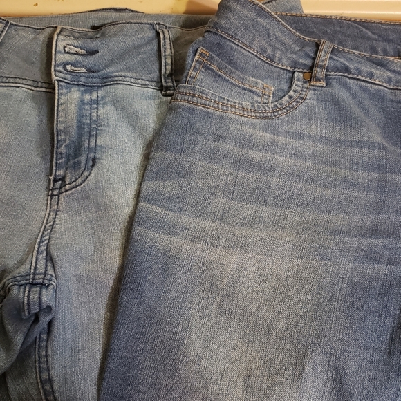 Two pairs of d. jeans ,size 10 đ - Picture 1 of 3